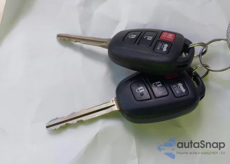 2016 Toyota Corolla Le z USA, uszkodzony, nr VIN 2T1BURHE4GC623039